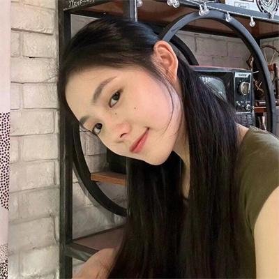 战火下的小花